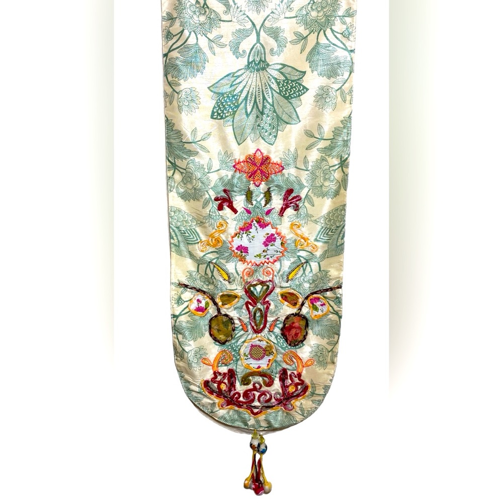 Pier 1 Floral Embroidered Table Runner ceramic bead yarn tassel